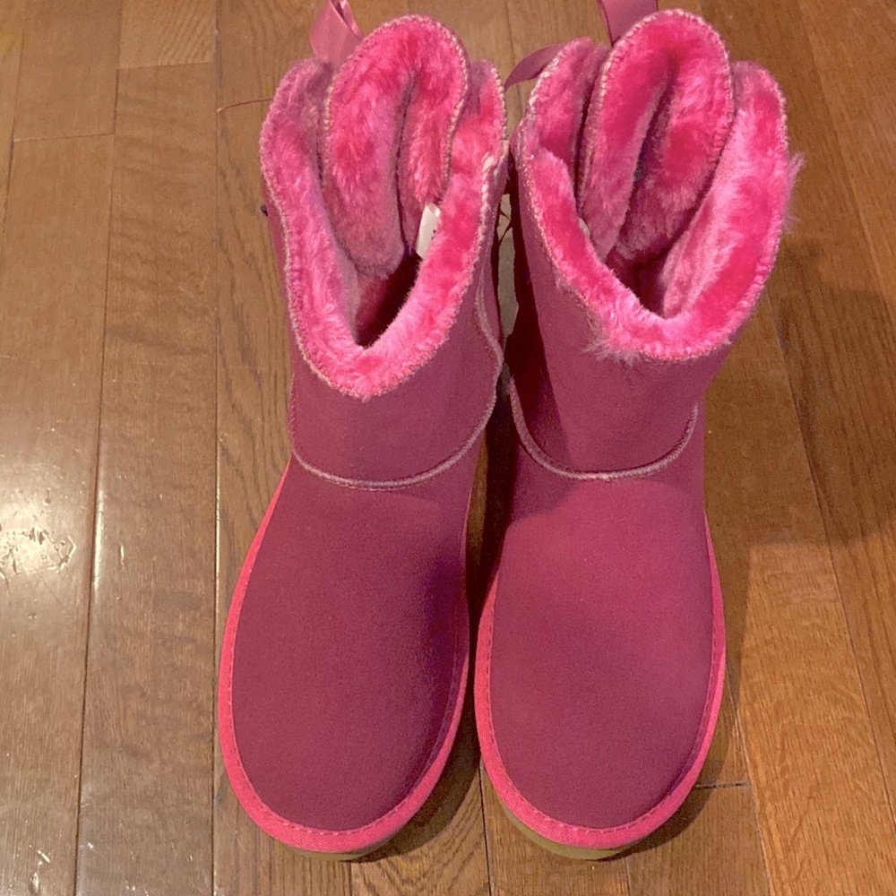 NEW PINK UGGS for Girls SIZE 6”